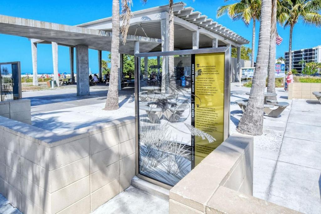 Canal 309 - Right In Siesta Key Village! Extérieur photo